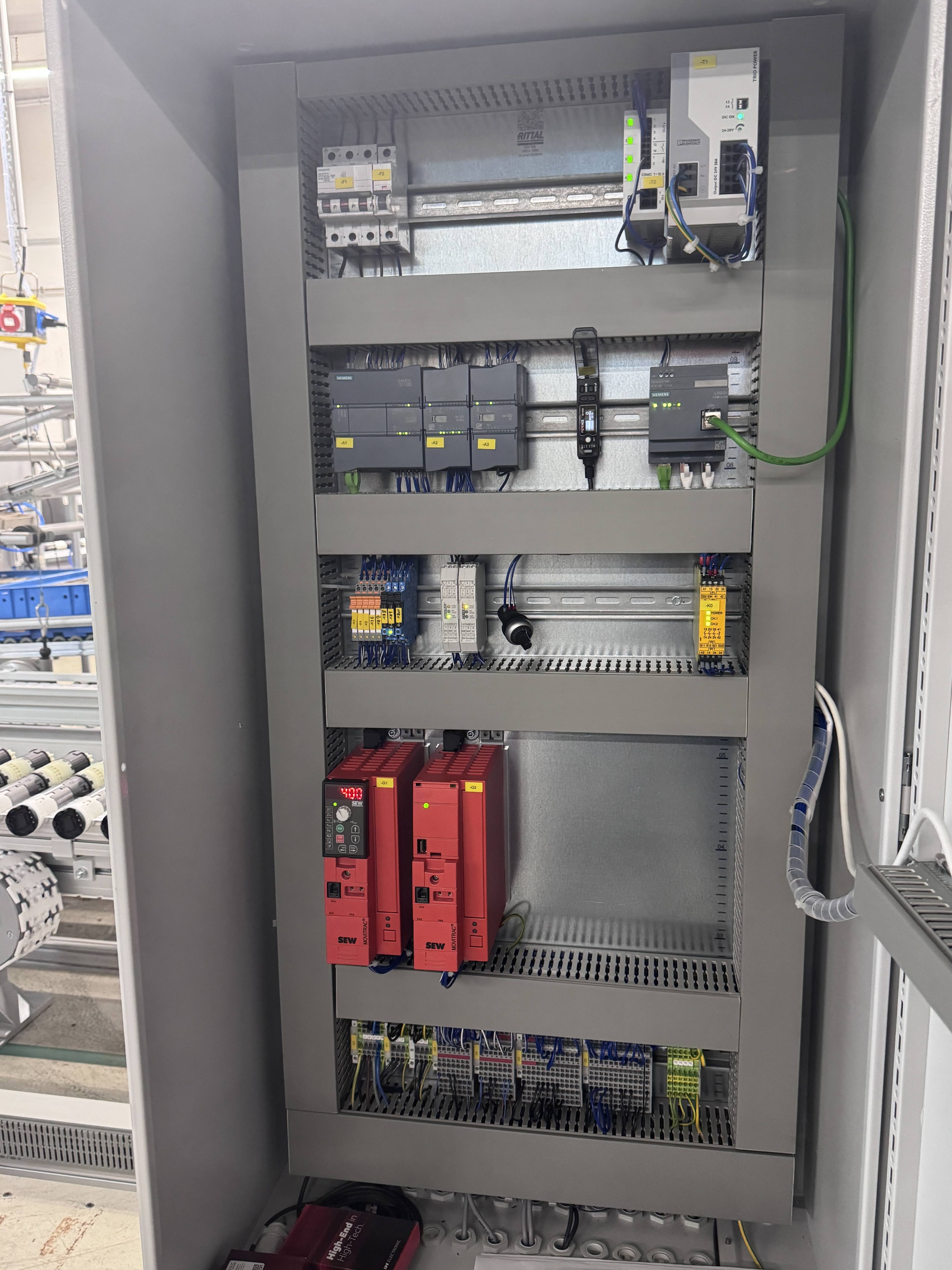 Schaltschrank mit Siemens TIA und SPS Programmierung